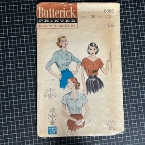 Butterick 6586 printed pattern, size 12, bust 30.  Vintage sewing, top, blouse.